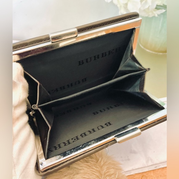 Burberry Nova Check Kisslock Compact Wallet - Picture 12 of 16